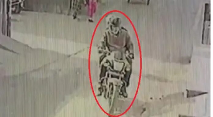 ਲੁਧਿਆਣਾ ‘ਚ ਦਿਨ-ਦਿਹਾੜੇ ਬਦਮਾਸ਼ਾਂ ਨੇ ਦੁਕਾਨ ‘ਤੇ ਖੜ੍ਹੀ ਔਰਤ ਦੀ ਸੋਨੇ ਦੀ ਚੇਨ ਝਪਟੀ