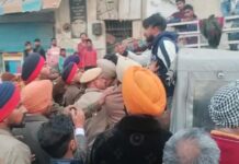 ਜਲੰਧਰ ‘ਚ ਬੁਲੇਟ ਨਾਲ ਪਟਾਕੇ ਪਾਉਣ ਵਾਲੇ 3 ਹੁਲੜਬਾਜ਼ ਪੁਲਿਸ ਨਾਲ ਭਿੜੇ, ਹੰਗਾਮੇ ਤੋਂ ਬਾਅਦ ਥਾਣੇ ਲੈ ਗਈ ਪੁਲਿਸ