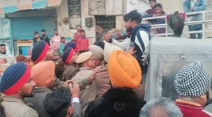 ਜਲੰਧਰ ‘ਚ ਬੁਲੇਟ ਨਾਲ ਪਟਾਕੇ ਪਾਉਣ ਵਾਲੇ 3 ਹੁਲੜਬਾਜ਼ ਪੁਲਿਸ ਨਾਲ ਭਿੜੇ, ਹੰਗਾਮੇ ਤੋਂ ਬਾਅਦ ਥਾਣੇ ਲੈ ਗਈ ਪੁਲਿਸ