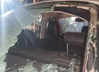 ਲੁਧਿਆਣਾ : ਬਦਮਾਸ਼ਾਂ ਨੇ ਗੱਡੀ ਅੱਗੇ ਖੁਦ ਮੋਟਰਸਾਈਕਲ ਸੁੱਟ ਕੇ ਮੰਗੇ ਪੈਸੇ, ਨਾ ਦੇਣ ‘ਤੇ ਚਾਲਕ ਦੀ ਕੀਤੀ ਕੁੱਟਮਾਰ, ਤੋੜੀ ਗੱਡੀ