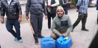 ਡੀਜ਼ਲ ਬੋਲ ਕੇ ਪਾਣੀ ਵੇਚਣ ਵਾਲਾ ਲੋਕਾਂ ਨੇ ਸ਼ਾਤਿਰ ਠੱਗ ਕੀਤਾ ਕਾਬੂ, ਨਸ਼ਾ ਕਰਨ ਲਈ ਬਣਿਆ ਠੱਗ