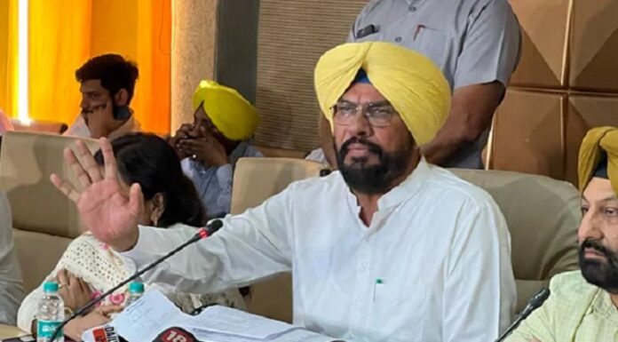 ਪੇਂਡੂ ਵਿਕਾਸ ਤੇ ਪੰਚਾਇਤ ਮੰਤਰੀ ਵੱਲੋਂ ਸਾਰੇ ਫੀਲਡ ਦਫਤਰਾਂ ‘ਚ ਬਾਇਓਮੀਟ੍ਰਿਕ ਮਸ਼ੀਨਾਂ ਲਾਉਣ ਦੇ ਨਿਰਦੇਸ਼