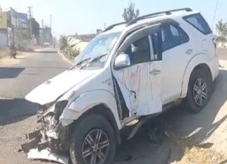 ਲੁਧਿਆਣਾ : ਡਰਾਈਵਰ ਨੂੰ ਅਟੈਕ ਆਉਣ ਕਾਰਨ ਫਰਚੂਨਰ ਡਿਵਾਈਡਰ ਨਾਲ ਟਕਰਾਈ, 3 ਗੰਭੀਰ ਜ਼ਖਮੀ