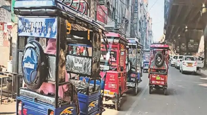 ਲੁਧਿਆਣਾ : ਟਰਾਂਸਪੋਰਟ ਵਿਭਾਗ ਈ-ਰਿਕਸ਼ਾ ‘ਤੇ ਨਹੀਂ ਕਰ ਰਿਹੈ ਕੋਈ ਕਾਰਵਾਈ, ਬਿਨਾਂ ਰਜਿਸਟ੍ਰੇਸ਼ਨ ਨੰਬਰ ਵੇਚੇ ਜਾ ਰਹੇ ਈ-ਰਿਕਸ਼ਾ