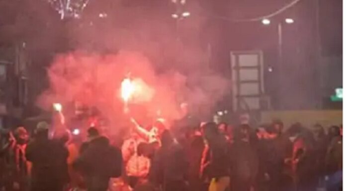 ਅਰਜਨਟੀਨਾ ਤੋਂ ਮਿਲੀ ਹਾਰ ਤੋਂ ਬਾਅਦ ਫਰਾਂਸ ‘ਚ ਦੰਗੇ ਸ਼ੁਰੂ ; ਹਜ਼ਾਰਾਂ ਪ੍ਰਸ਼ੰਸਕ ਹਿੰਸਕ ਹੋਏ, ਵਾਹਨ ਤੋੜੇ ਅਤੇ ਲਾਈ ਅੱਗ