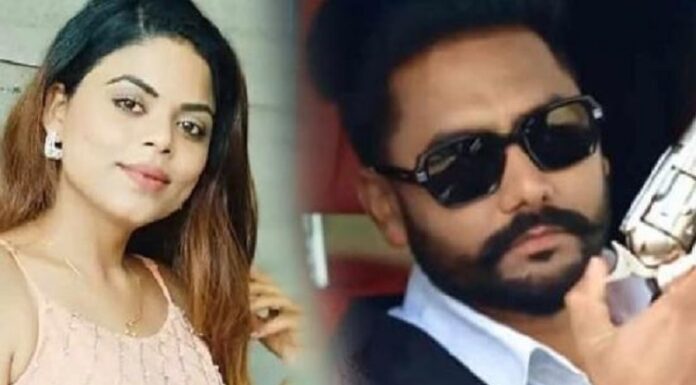 2 ਗਾਇਕਾਂ ‘ਤੇ FIR : ਜੈਸਮੀਨ ਅਖਤਰ ਤੇ ਸੁਖਮਨ ਹੀਰ ਨੇ ਆਪਣੇ ਨਵੇਂ ਗੀਤ ‘ਕਾਫਿਲਾ’ ‘ਚ ਗੰਨ ਕਲਚਰ ਨੂੰ ਕੀਤਾ ਪ੍ਰਮੋਟ