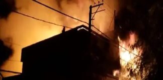 ਅੰਮ੍ਰਿਤਸਰ ‘ਚ ਫਰਨੀਚਰ ਦੀ ਦੁਕਾਨ ਨੂੰ ਲੱਗੀ ਅੱਗ : ਕੈਮੀਕਲ ਫਟਣ ਕਾਰਨ ਦੁਕਾਨ ਮਾਲਕ ਸਣੇ 5 ਝੁਲਸੇ