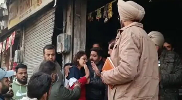 ਲੁਧਿਆਣਾ : ਕਰਿਆਨੇ ਦੀ ਦੁਕਾਨ ‘ਚ ਰੱਖੇ ਫਰਿੱਜ ਦੇ ਕੰਪ੍ਰੈਸ਼ਰ ‘ਚ ਧਮਾਕਾ, ਲੱਗੀ ਭਿਆਨਕ ਅੱਗ, ਜ਼ਿੰਦਾ ਸੜਿਆ ਬਜ਼ੁਰਗ ਦੁਕਾਨਦਾਰ