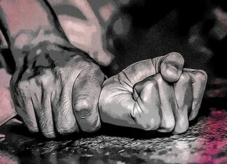 ਸੰਗਰੂਰ : 11ਵੀਂ ਦੀ ਵਿਦਿਆਰਥਣ ਨਾਲ ਅਧਿਆਪਕ ਨੇ ਕੀਤਾ ਬਲਾਤਕਾਰ, ਕਿਸਾਨ ਜਥੇਬੰਦੀਆਂ ਨੇ ਪੀੜਤ ਪਰਿਵਾਰ ਨਾਲ ਰਲ਼ ਕੇ ਸਕੂਲ ਘੇਰਿਆ