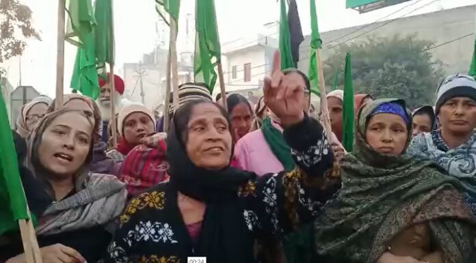 ਜਲੰਧਰ : ਮਾਡਲ ਟਾਊਨ ‘ਚ ਨਾਜਾਇਜ਼ ਕਬਜ਼ੇ ਹਟਾਉਣ ਗਈ ਪੁਲਿਸ ਤੇ ਟਰੱਸਟ ਦਾ ਭਾਰੀ ਵਿਰੋਧ, ਸਾਰਾ ਇਲਾਕਾ ਪੁਲਿਸ ਛਾਉਣੀ ‘ਚ ਤਬਦੀਲ