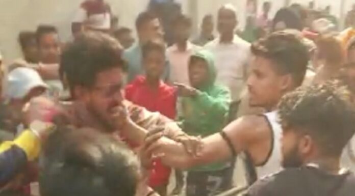 ਲੁਧਿਆਣਾ : ਪ੍ਰਵਾਸੀ ਪੰਜਾਬੀਆਂ ਨੇ ਦੋ ਪੰਜਾਬੀ ਨੌਜਵਾਨਾਂ ਨੂੰ ਬੇਰਹਿਮੀ ਨਾਲ ਕੁੱਟਿਆ, ਮੋਬਾਈਲ ਖੋਹਣ ਦਾ ਲਾਇਆ ਦੋਸ਼