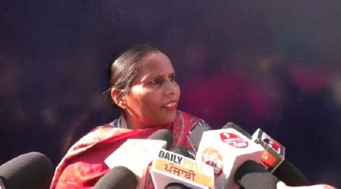 ਲੁਧਿਆਣਾ : ਕੋਰਟ ਮੈਰਿਜ ਕਰਵਾਉਣ ਆਏ ਵਿਅਕਤੀ ਦਾ ਪਹਿਲੀ ਪਤਨੀ ਨੇ ਚਾੜਿਆ ਕੁਟਾਪਾ, ਜਾਣੋ ਕੀ ਹੈ ਮਾਮਲਾ