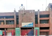 ਲੁਧਿਆਣਾ ‘ਚ 2 ਕੈਦੀ ਚਲਦੀ ਬੱਸ ‘ਚ ਪੁਲਿਸ ਨੂੰ ਧੱਕਾ ਦੇ ਕੇ ਫਰਾਰ, ਇਕ ਕਾਬੂ