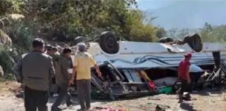 ਦਰਦਨਾਕ : ਟੂਰ ‘ਤੇ ਜਾਂਦੀਆਂ 2 ਸਕੂਲੀ ਬੱਸਾਂ ਪਲਟੀਆਂ, 15 ਵਿਦਿਆਰਥੀਆਂ ਦੀ ਮੌਤ, ਕਈ ਸੀਰੀਅਸ, ਪਿਆ ਚੀਕ-ਚਿਹਾੜਾ