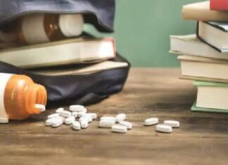 ਚੰਡੀਗੜ੍ਹ ‘ਚ ਸਕੂਲਾਂ ਦੇ ਬਾਹਰ ਵਿਕ ਰਿਹਾ ਨਸ਼ਾ ; ਐਡਵਾਈਜ਼ਰ, ਡੀਜੀਪੀ ਤੇ ਸਿੱਖਿਆ ਸਕੱਤਰ ਨੂੰ ਪੱਤਰ ਲਿਖ ਕੇ ਜਾਂਚ ਦੀ ਕੀਤੀ ਮੰਗ