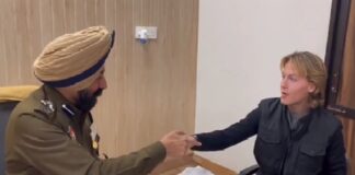 ਲੁਧਿਆਣਾ : ਪੁਲਿਸ ਨੇ ਵਰਲਡ ਟੂਰ ‘ਤੇ ਆਏ ਨਾਰਵੇ ਦੇ ਐਸਪੇਨ ਦਾ ਮੋਬਾਇਲ ਲੁਟੇਰਿਆਂ ਤੋਂ ਕੀਤਾ ਬਰਾਮਦ, ਵਿਦੇਸ਼ੀ ਨੇ ਪੰਜਾਬ ਪੁਲਿਸ ਦਾ ਕੀਤਾ ਧੰਨਵਾਦ