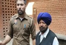 ਲੁਧਿਆਣਾ : ‘ਆਪ’ ਆਗੂਆਂ ਨੇ ਪਟਵਾਰੀ ਨੂੰ ਰਜਿਸਟਰੀ ਟਰਾਂਸਫਰ ਬਦਲੇ ਰਿਸ਼ਫਤ ਲੈਂਦੇ ਕੀਤਾ ਕਾਬੂ