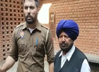 ਲੁਧਿਆਣਾ : ‘ਆਪ’ ਆਗੂਆਂ ਨੇ ਪਟਵਾਰੀ ਨੂੰ ਰਜਿਸਟਰੀ ਟਰਾਂਸਫਰ ਬਦਲੇ ਰਿਸ਼ਫਤ ਲੈਂਦੇ ਕੀਤਾ ਕਾਬੂ