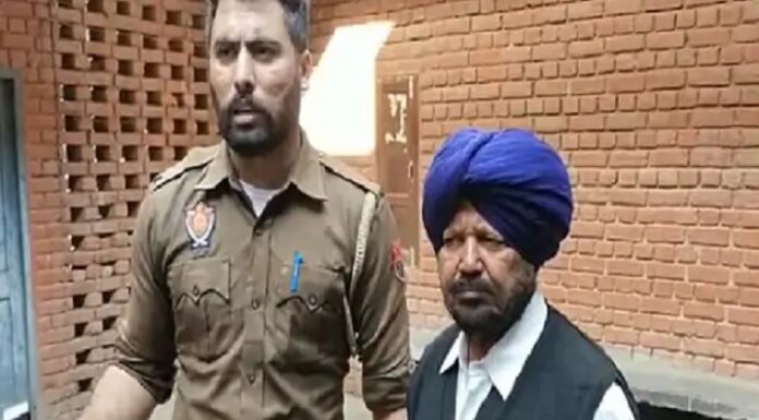 ਲੁਧਿਆਣਾ : ‘ਆਪ’ ਆਗੂਆਂ ਨੇ ਪਟਵਾਰੀ ਨੂੰ ਰਜਿਸਟਰੀ ਟਰਾਂਸਫਰ ਬਦਲੇ ਰਿਸ਼ਫਤ ਲੈਂਦੇ ਕੀਤਾ ਕਾਬੂ