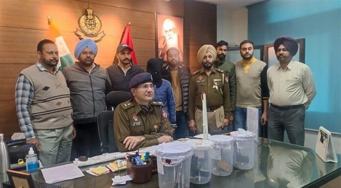 ਰੂਪਨਗਰ : ਹਥਿਆਰ ਸਪਲਾਈ ਕਰਨ ਵਾਲੇ ਗੈਂਗਸਟਰ ਪਵਿੱਤਰ ਸਿੰਘ ਦਾ ਸਾਥੀ 4 ਪਿਸਤੌਲਾਂ ਤੇ 34 ਕਾਰਤੂਸਾਂ ਸਣੇ ਗ੍ਰਿਫ਼ਤਾਰ