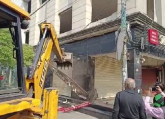 ਹਾਈਕੋਰਟ ਦੇ ਹੁਕਮਾਂ ‘ਤੇ ਖੰਨਾ ਦੇ ਗੁਰੂ ਅਮਰਦਾਸ ਬਾਜ਼ਾਰ ‘ਚ ਚਲਿਆ ਪੀਲਾ ਪੰਜਾ, ਹਟਾਏ ਗਏ ਨਾਜਾਇਜ਼ ਕਬਜ਼ੇ