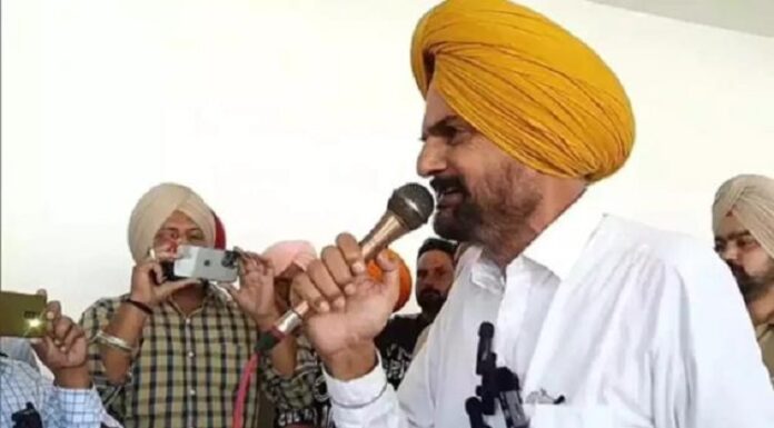 ਗੋਲਡੀ ਬਰਾੜ ਦੀ ਗ੍ਰਿਫਤਾਰੀ ‘ਤੇ ਮੂਸੇਵਾਲਾ ਦੇ ਪਿਤਾ ਦੇ ਭਾਵੁਕ ਬੋਲ- ਇਹੋ ਜਿਹੇ ਬੰਦੇ ਨੂੰ ਫਾਹੇ ਲਾ ਦੇਣਾ ਚਾਹੀਦਾ