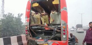 ਲੁਧਿਆਣਾ : 42 ਬੱਚਿਆਂ ਨਾਲ ਭਰੀ ਨਿੱਜੀ ਸਕੂਲ ਬੱਸ ਦਾ ਫਟਿਆ ਟਾਇਰ, 2 ਬੱਚੇ ਜ਼ਖਮੀ, ਸ੍ਰੀ ਦਰਬਾਰ ਸਾਹਿਬ ਜਾ ਰਹੇ ਸੀ ਮੱਥਾ ਟੇਕਣ