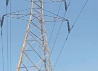 ਲੁਧਿਆਣਾ : ਹਾਈਵੋਲਟੇਜ਼ ਤਾਰਾਂ ‘ਚ ਧਮਾਕਾ ਹੋਣ ਕਾਰਨ ਕਈ ਘਰਾਂ ਦਾ ਸੜਿਆ ਸਾਮਾਨ, ਲੋਕਾਂ ਨੇ ਘੇਰੇ ਬਿਜਲੀ ਮੁਲਾਜ਼ਮ