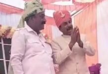 ਨਵੀਂ ਮਿਸਾਲ : ਵਿਆਹ ਦੌਰਾਨ ਕੁੜੀ ਵਾਲਿਆਂ ਵੱਲੋਂ ਦਿੱਤੀ ਡੇਢ ਲੱਖ ਰਕਮ ਤੇ ਕਾਰ ਲਾੜੇ ਦੇ ਪਿਤਾ ਨੇ ਹੱਥ ਜੋੜ ਕੇ ਮੋੜੀ, ਕਿਹਾ – ਨੂੰਹ ਹੀ ਮੇਰਾ ਦਾਜ