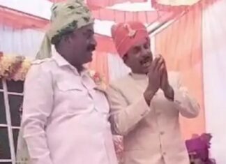 ਨਵੀਂ ਮਿਸਾਲ : ਵਿਆਹ ਦੌਰਾਨ ਕੁੜੀ ਵਾਲਿਆਂ ਵੱਲੋਂ ਦਿੱਤੀ ਡੇਢ ਲੱਖ ਰਕਮ ਤੇ ਕਾਰ ਲਾੜੇ ਦੇ ਪਿਤਾ ਨੇ ਹੱਥ ਜੋੜ ਕੇ ਮੋੜੀ, ਕਿਹਾ – ਨੂੰਹ ਹੀ ਮੇਰਾ ਦਾਜ