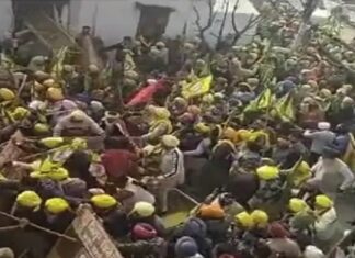 ਜ਼ੀਰਾ ‘ਚ ਮਾਹੌਲ ਤਣਾਅਪੂਰਨ : ਪ੍ਰਦਰਸ਼ਨਕਾਰੀਆਂ ਨੇ ਤੋੜੇ ਪੁਲਿਸ ਬੈਰੀਕੇਡ, ਪੱਕੇ ਮੋਰਚੇ ਵੱਲ ਵਧੇ ਕਿਸਾਨ