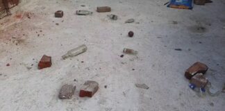 ਲੁਧਿਆਣਾ : ਨਸ਼ੇ ‘ਚ ਧੁੱਤ 16 ਵਿਅਕਤੀਆਂ ਨੇ ਘਰਾਂ ‘ਤੇ ਸ਼ਰਾਬ ਦੀਆਂ ਬੋਤਲਾਂ ਤੇ ਚਲਾਏ ਇੱਟਾਂ-ਰੋੜੇ, ਲੋਕਾਂ ਦੇ ਚਾੜ੍ਹੇ ਕੁਟਾਪੇ, ਫੈਲੀ ਦਹਿਸ਼ਤ