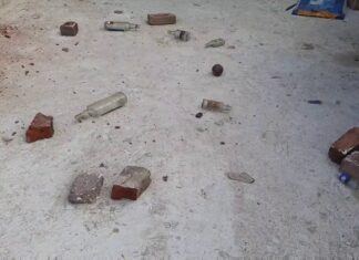 ਲੁਧਿਆਣਾ : ਨਸ਼ੇ ‘ਚ ਧੁੱਤ 16 ਵਿਅਕਤੀਆਂ ਨੇ ਘਰਾਂ ‘ਤੇ ਸ਼ਰਾਬ ਦੀਆਂ ਬੋਤਲਾਂ ਤੇ ਚਲਾਏ ਇੱਟਾਂ-ਰੋੜੇ, ਲੋਕਾਂ ਦੇ ਚਾੜ੍ਹੇ ਕੁਟਾਪੇ, ਫੈਲੀ ਦਹਿਸ਼ਤ