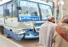 ਕੋਹਰੇ ਨਾਲ ਓਵਰਬ੍ਰਿਜ ‘ਤੇ ਖੜ੍ਹੀ ਟਰਾਲੀ ‘ਚ ਵੱਜੀ ਬਲੈਰੋ ਤੇ PRTC, ਸਵਾਰੀਆਂ ਜਾਨ ਬਚਾਅ ਕੇ ਭੱਜੀਆਂ, 2 ਜ਼ਖਮੀ