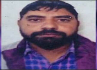 ਭੇਤਭਰੀ ਹਾਲਤ ‘ਚ ਦਰੱਖ਼ਤ ਨਾਲ ਲਟਕਦਾ ਮਿਲਿਆ ਨੌਜਵਾਨ, ਫੈਲੀ ਸਨਸਨੀ