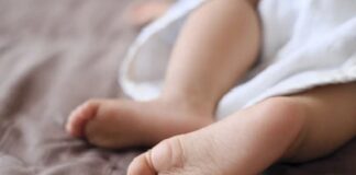 ਪਤੀ-ਪਤਨੀ ਨੇ ਆਪਸੀ ਝਗੜੇ ਦੌਰਾਨ 25 ਦਿਨਾਂ ਦੀ ਬੱਚੀ ਨੂੰ ਜ਼ਮੀਨ ‘ਤੇ ਸੁੱਟ ਕੇ ਮਾਰਿਆ, ਕੋਰਟ ਨੇ ਦੋਹਾਂ ਨੂੰ 5-5 ਸਾਲ ਦੀ ਸਜ਼ਾ ਸੁਣਾਈ