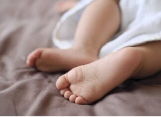 ਪਤੀ-ਪਤਨੀ ਨੇ ਆਪਸੀ ਝਗੜੇ ਦੌਰਾਨ 25 ਦਿਨਾਂ ਦੀ ਬੱਚੀ ਨੂੰ ਜ਼ਮੀਨ ‘ਤੇ ਸੁੱਟ ਕੇ ਮਾਰਿਆ, ਕੋਰਟ ਨੇ ਦੋਹਾਂ ਨੂੰ 5-5 ਸਾਲ ਦੀ ਸਜ਼ਾ ਸੁਣਾਈ