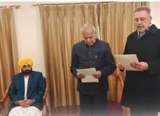 ਪੰਜਾਬ ਸਰਕਾਰ ਨੇ ਵਿਭਾਗਾਂ ‘ਚ ਮੰਤਰੀਆਂ ਦੇ ਅਹੁਦਿਆਂ ਦਾ ਕੀਤਾ ਫੇਰਬਦਲ, ਡਾ. ਬਲਬੀਰ ਸਿੰਘ ਬਣੇ ਨਵੇਂ ਸਿਹਤ ਮੰਤਰੀ, ਪੜ੍ਹੋ ਪੂਰੀ ਲਿਸਟ