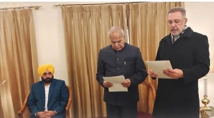 ਪੰਜਾਬ ਸਰਕਾਰ ਨੇ ਵਿਭਾਗਾਂ ‘ਚ ਮੰਤਰੀਆਂ ਦੇ ਅਹੁਦਿਆਂ ਦਾ ਕੀਤਾ ਫੇਰਬਦਲ, ਡਾ. ਬਲਬੀਰ ਸਿੰਘ ਬਣੇ ਨਵੇਂ ਸਿਹਤ ਮੰਤਰੀ, ਪੜ੍ਹੋ ਪੂਰੀ ਲਿਸਟ