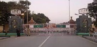 ਅਟਾਰੀ ਬਾਰਡਰ ‘ਤੇ ਇਕੋ ਪਰਿਵਾਰ ਦੇ 10 ਬੱਚੇ ਧਰਨੇ ‘ਤੇ ਬੈਠੇ, ਨਸ਼ੇ ਦੇ ਕੇਸ ‘ਚ ਗ੍ਰਿਫਤਾਰ ਪਿਤਾ ਦੀ ਰਿਹਾਈ ਮੰਗੀ