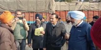 GST ਚੋਰੀ ਦੀਆਂ ਸ਼ਿਕਾਇਤਾਂ ਮਗਰੋਂ ਵਿੱਤ ਮੰਤਰੀ ਚੀਮਾ ਦਾ ਸਖਤ ਐਕਸ਼ਨ, ਬਿਨਾਂ ਬਿੱਲ ਤੋਂ ਫੜੇ 15-16 ਟਰੱਕ