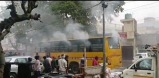 20 ਵਿਦਿਆਰਥੀਆਂ ਨਾਲ ਭਰੀ ਸਕੂਲ ਬੱਸ ਨੂੰ ਲੱਗੀ ਅੱਗ, ਪਿਆ ਚੀਕ-ਚਿਹਾੜਾ