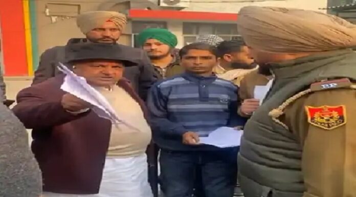 ਲੁਧਿਆਣਾ : ‘ਆਪ’ ਵਿਧਾਇਕ ਗੋਗੀ ਨੇ ਰੋਜ਼ ਗਾਰਡਨ ‘ਚ ਡਰਾਈਵਿੰਗ ਟਰੈਕ ‘ਤੇ ਮਾਰਿਆ ਛਾਪਾ, ਲੋਕਾਂ ਤੋਂ ਪੈਸੇ ਲੁੱਟਣ ਵਾਲੇ ਕੀਤੇ ਕਾਬੂ