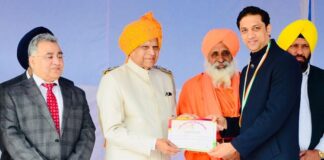 ਡੀਬੀਏ ਸਕੱਤਰ ਰਿਤਿਨ ਖੰਨਾ ਨੂੰ ਰਾਜਪਾਲ ਨੇ ਕੀਤਾ ਸਨਮਾਨਿਤ