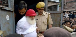 2013 ਦੇ ਰੇਪ ਕੇਸ ‘ਚ ਬਾਪੂ ਆਸਾਰਾਮ ਨੂੰ ਉਮਰ ਕੈਦ, ਪਤਨੀ ਸਣੇ 6 ਹੋਰ ਸਬੂਤਾਂ ਦੀ ਘਾਟ ਕਾਰਨ ਬਰੀ