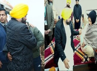 CM ਮਾਨ ਨੇ ਸ਼ਹੀਦ ਕਾਂਸਟੇਬਲ ਕੁਲਦੀਪ ਦੇ ਪਰਿਵਾਰ ਨੂੰ ਆਪਣੇ ਹੱਥੀਂ ਸੌਂਪਿਆ 2 ਕਰੋੜ ਦਾ ਚੈੱਕ, ਬਹਾਦਰੀ ਨੂੰ ਕੀਤਾ ਸਲਾਮ