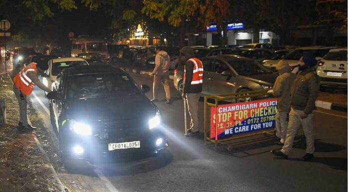 ਚੰਡੀਗੜ੍ਹ ‘ਚ ਲੁਟੇਰਿਆਂ ਨੇ ਪਿਸਤੌਲ ਦਿਖਾ ਕੇ ਲੁੱਟੀ ਬਾਰਿਜ਼ਾ ਕਾਰ, ਪੁਲਿਸ ਸੀਸੀਟੀਵੀ ਕੈਮਰੇ ਰਹੀ ਜਾਂਚ