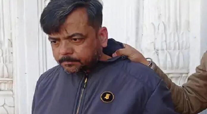 ਨਵੇਂ ਸਾਲ ਦੀ ਰਾਤ ਸ੍ਰੀ ਹਰਿਮੰਦਰ ਸਾਹਿਬ ‘ਚ ਬੇਅਦਬੀ ਦੀ ਕੋਸ਼ਿਸ਼, ਸੇਵਾਦਾਰਾਂ ਨੇ ਮੁਲਜ਼ਮ ਨੂੰ ਕੀਤਾ ਕਾਬੂ