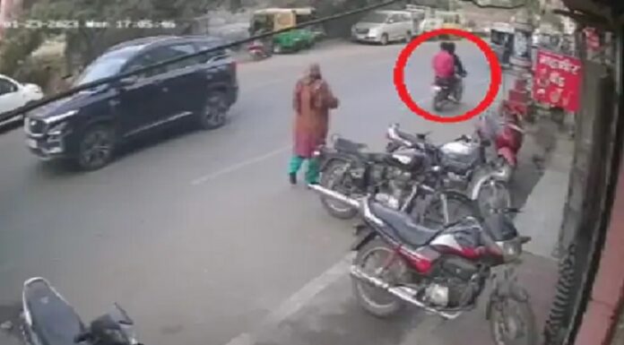 ਲੁਧਿਆਣਾ : ਬਾਈਕ ਸਵਾਰ ਬਦਮਾਸ਼ਾਂ ਨੇ ਔਰਤ ਦੇ ਗਲੇ ‘ਚੋਂ ਝਪਟੀ ਚੇਨ