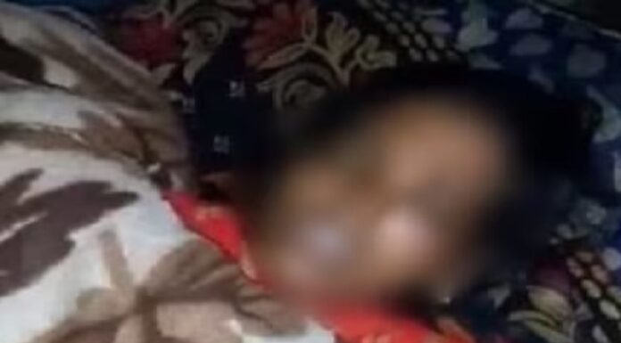 ਜਲਾਦ ਪਤੀ ! 8 ਮਹੀਨੇ ਦੀ ਗਰਭਵਤੀ ਪਤਨੀ ਨੂੰ ਮੋਟਰਸਾਈਕਲ ਨਾਲ ਬੰਨ੍ਹ ਕੇ ਗਲੀਆਂ ‘ਚ ਘਸੀਟਿਆ